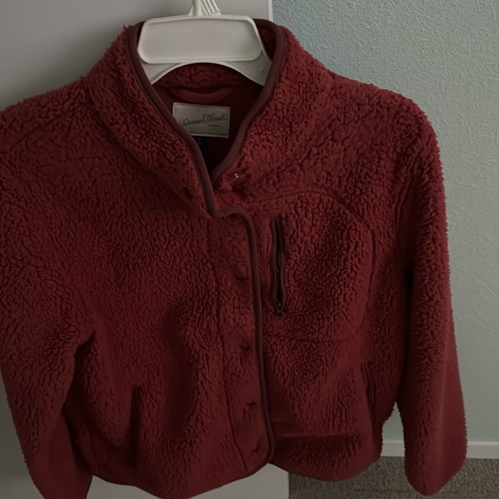 Fleece/fuzzy women’s coat worn just once